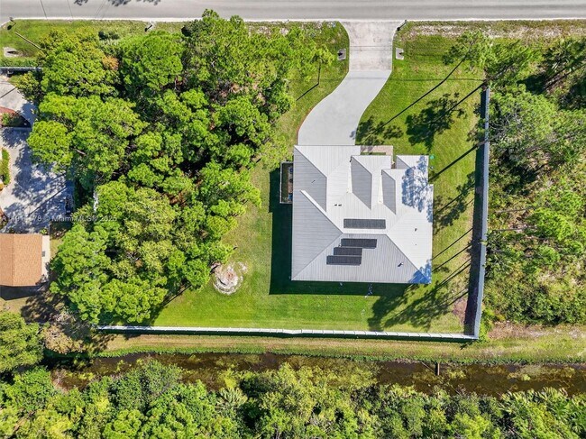 Building Photo - 18369 Mellen Ln