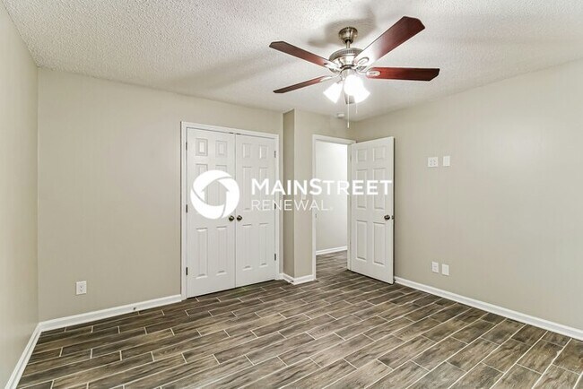 Building Photo - 3 Bedroom Pet-Friendly Home in Greensboro, NC with Main Street Renewal