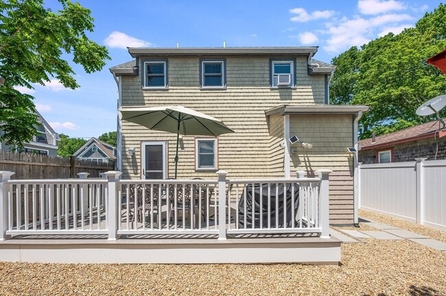 Building Photo - 5 White Way