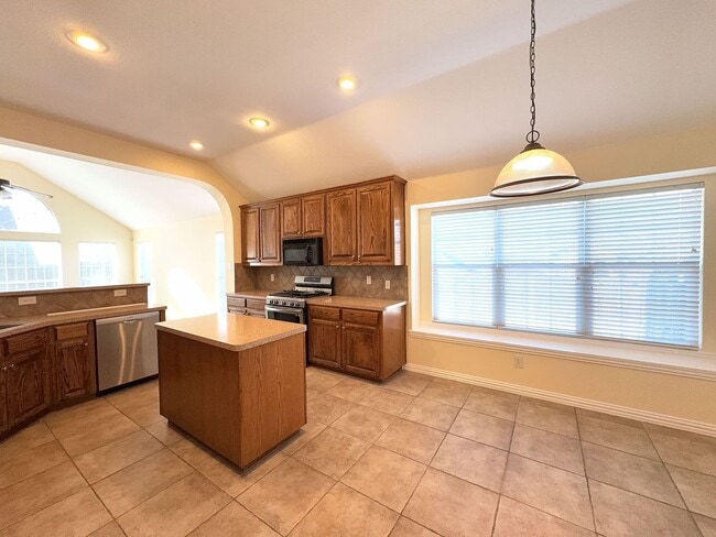 Building Photo - 132 Cassandra Dr