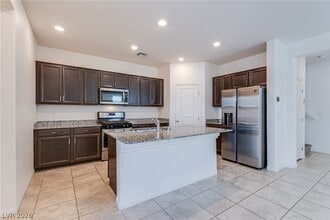 Building Photo - 9858 W Meranto Ave