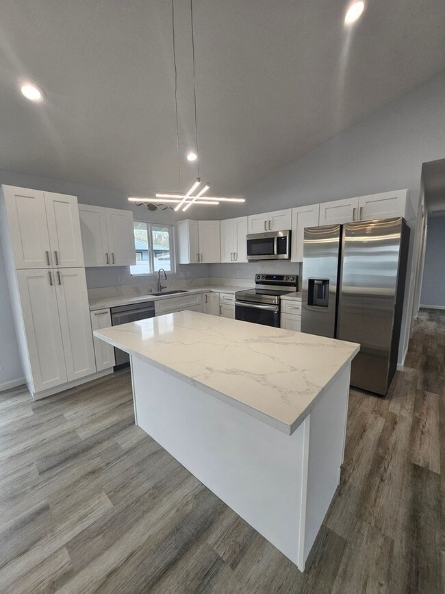 Building Photo - Beautifully NEW Home in Volcano