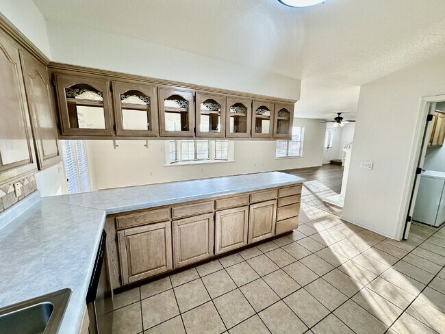 Building Photo - 1242 SW Elm Tree Rd