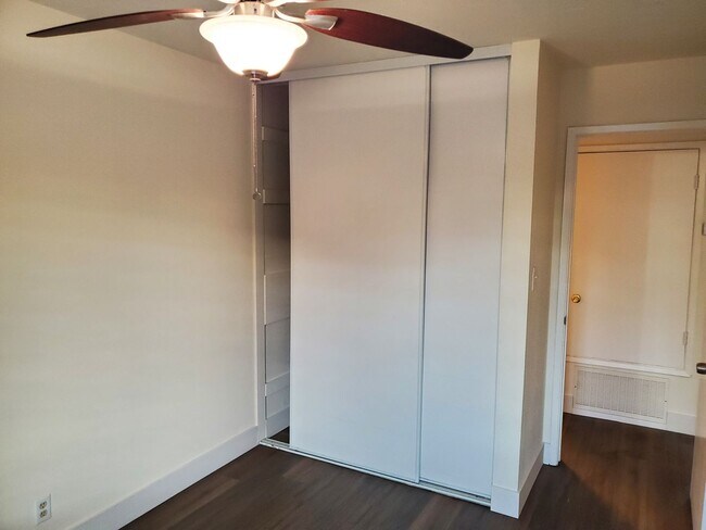 Building Photo - Beautiful 3 bedroom, 2 bath condo for rent...