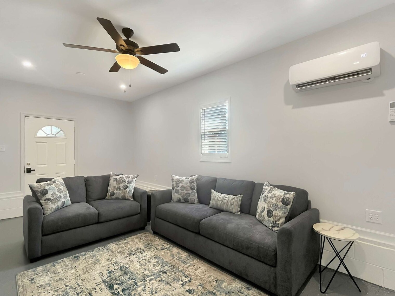 Building Photo - 501 W 9th St