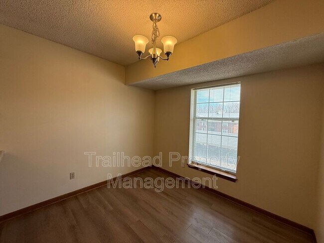 Building Photo - 3409 NW Duncan Rd