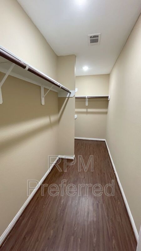 Building Photo - 8114 Record St