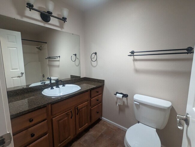 Building Photo - Central Kitsap Home in Prime Location