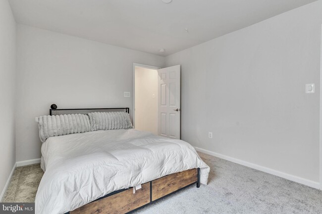 Building Photo - 41530 Fairwood Ct