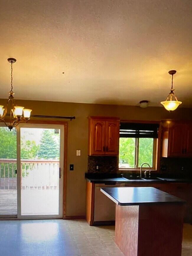 Building Photo - 6609 Black Spruce St