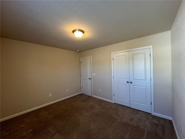 Building Photo - 367 Highland Pointe Cir E