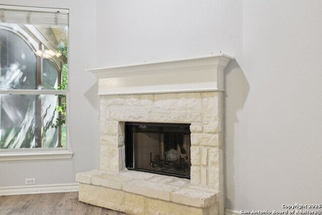 Building Photo - Stunning 4 Bedroom 2.5 Bath home in The Ridge at Lookout Canyon ~ Move in Ready!