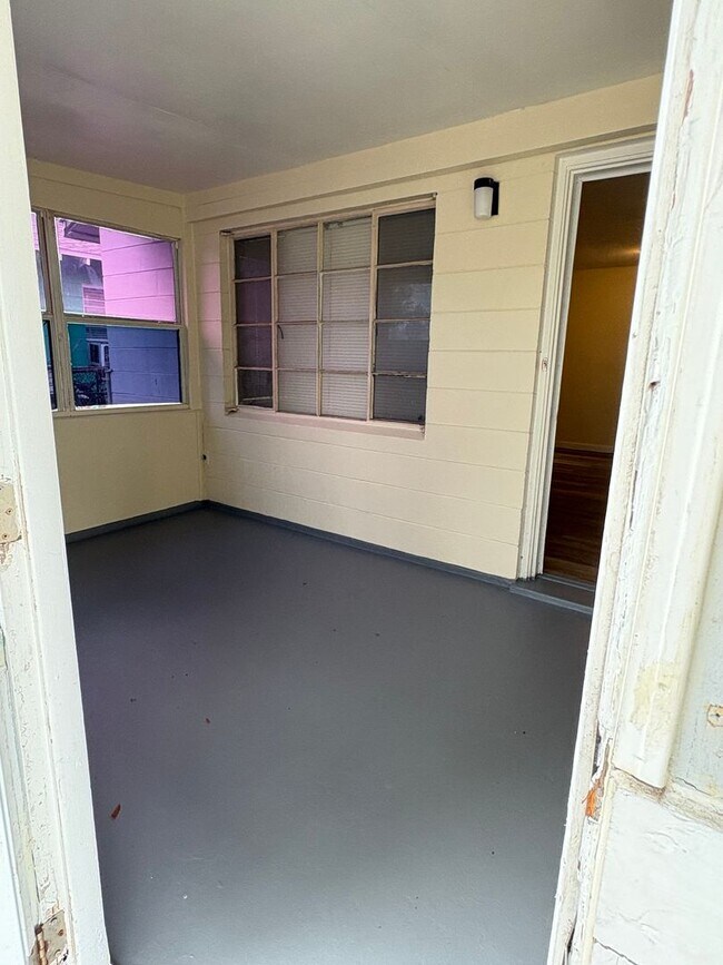 Building Photo - 861-863 22nd Ave S