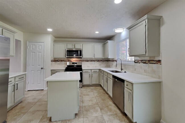 Building Photo - 3746 Havenmoor Pl