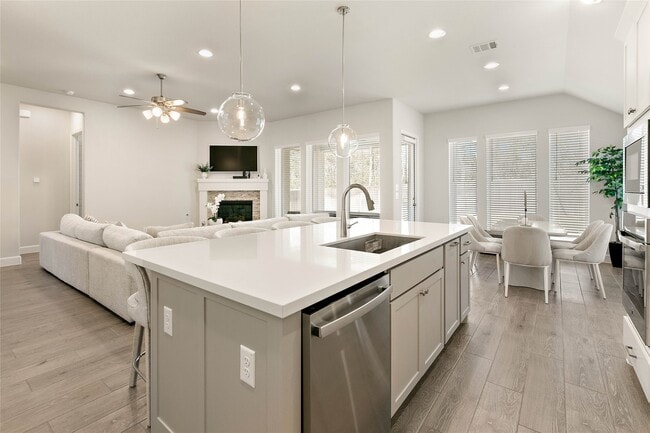 Building Photo - 508 Stella Beth Way