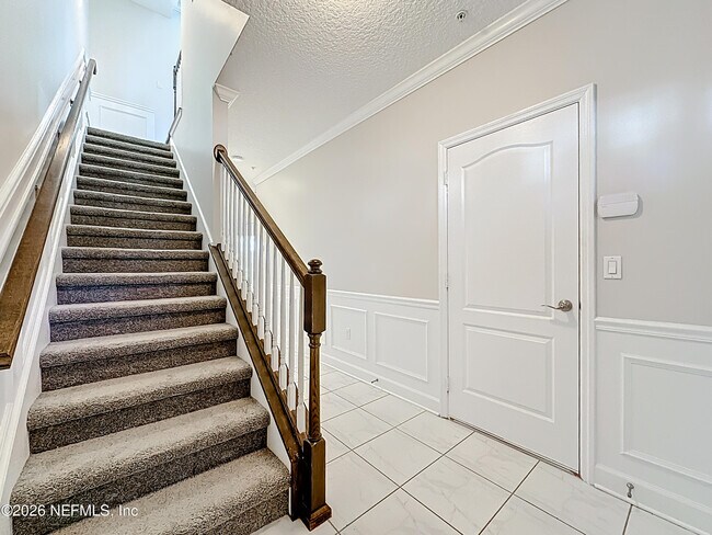 Building Photo - 4320 Ellipse Dr