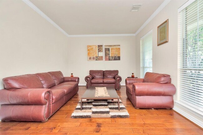 Building Photo - 26511 Cresent Cove Ln