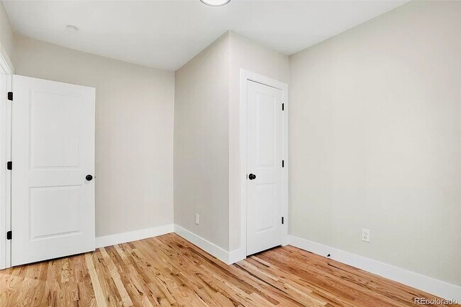 Building Photo - Beautiful 2 Bed 2 Bath With Bonus Living Space in Denver's Clayton Neighborhood