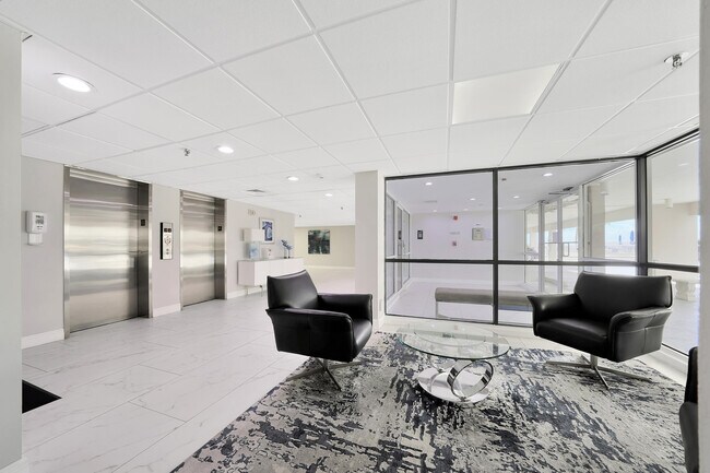 Building Photo - 3215 S Ocean Blvd