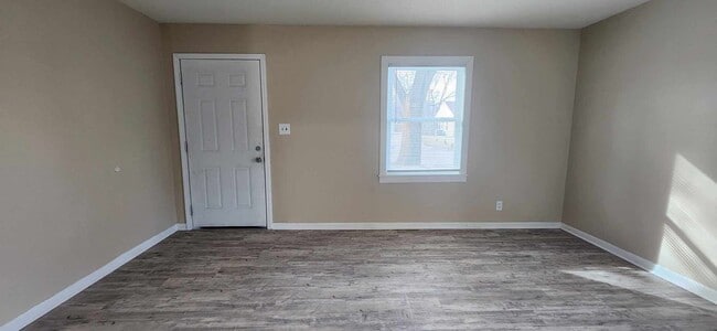 Building Photo - Spacious Home for rent!