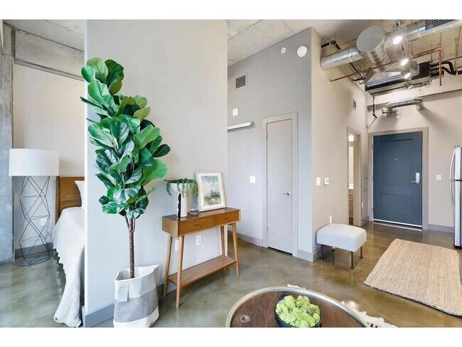 Building Photo - 728 N 3rd St