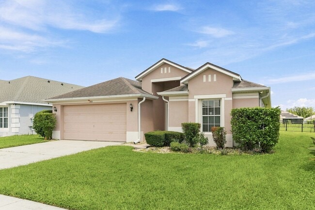 Building Photo - 2821 Maguire Dr