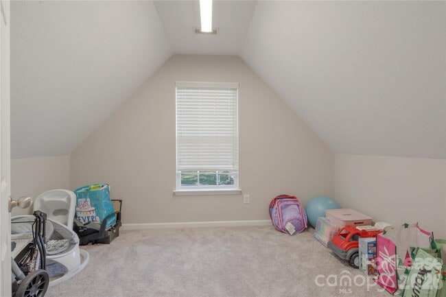 Building Photo - 223 Stockbridge Dr