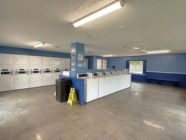 Building Photo - 698 Michigan Ct