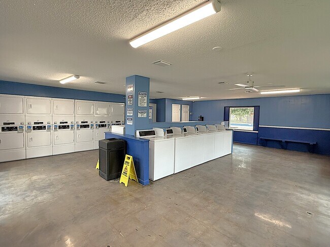 Building Photo - 701 Michigan Ct