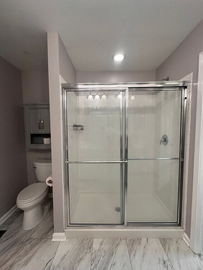 Building Photo - 4BR/2BA Home for Rent in Eastwood w/Basement and Backyard Deck!