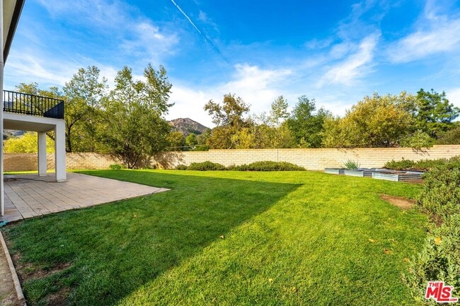 Building Photo - 1952 Hazel Nut Ct