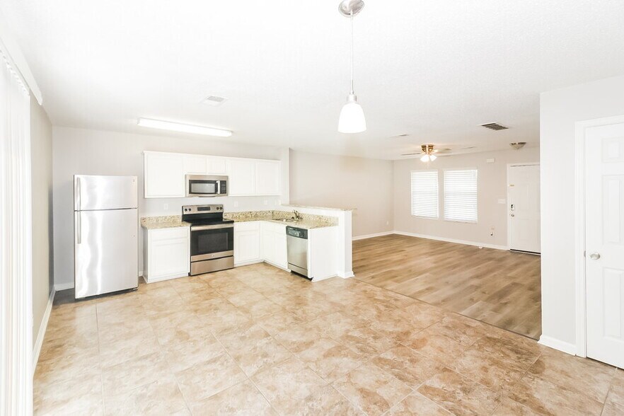 Building Photo - 10087 Branley Oak Dr