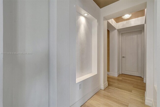 Building Photo - 17749 Collins Ave