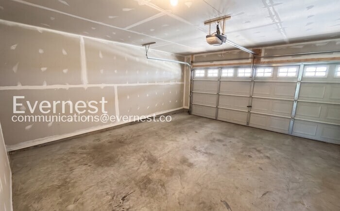 Building Photo - 1809 Noyack Ln