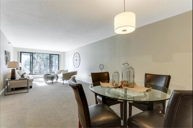 Building Photo - 1Bd/1Ba with Heated Parking, Stainless Ste...