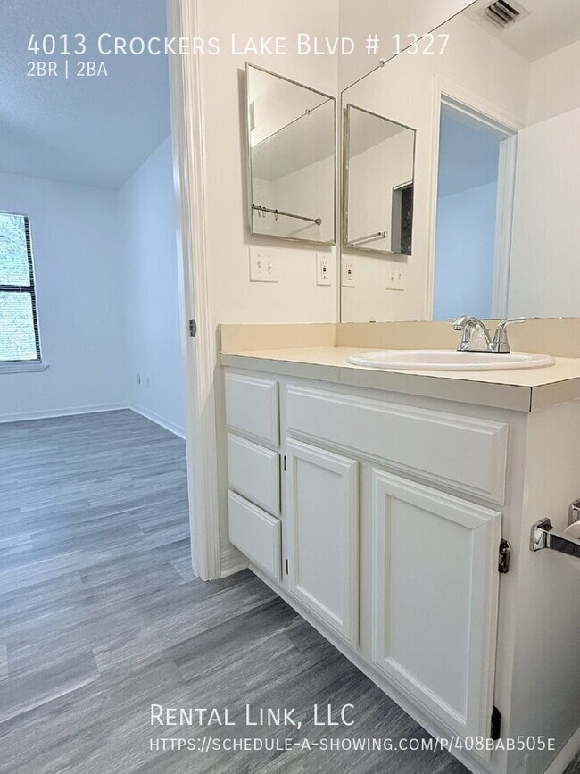 Building Photo - 4013 Crockers Lake Blvd