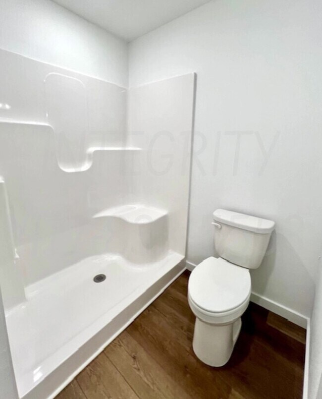 Building Photo - 478 E Lennox St