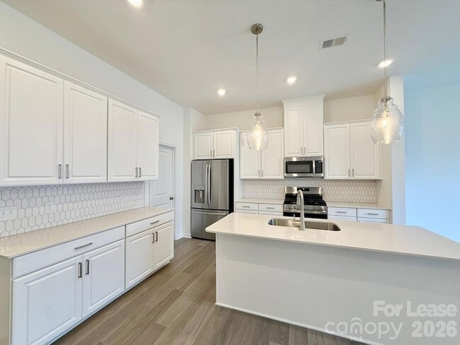 Building Photo - 206 Silver Fleet Dr