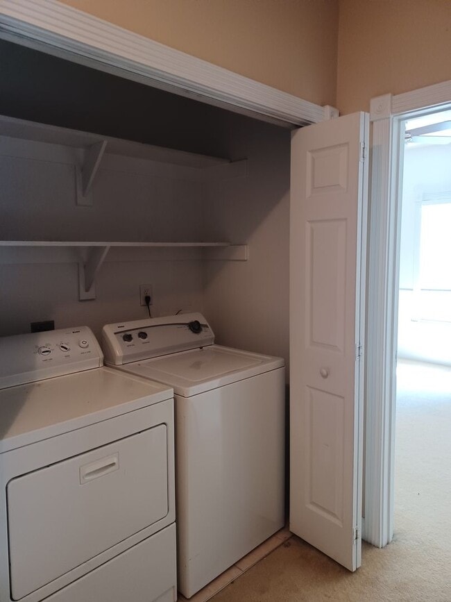 Building Photo - Spacious 4 Bedroom in Chics Beach