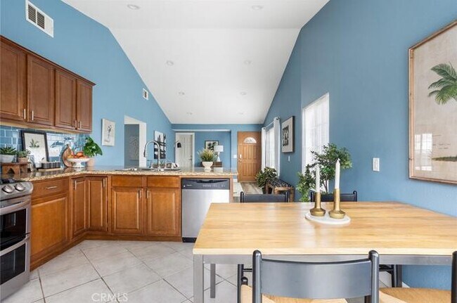 Building Photo - 12421 Blazing Star Ct