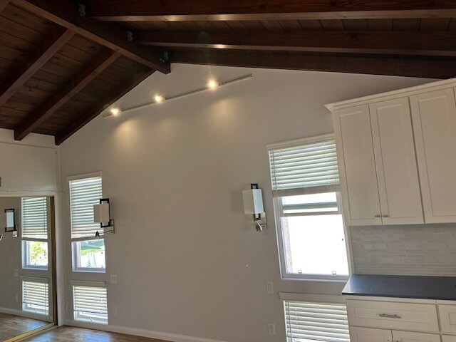 Building Photo - 8424 Glider Ave