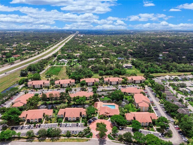 Building Photo - 5661 Riverside Dr