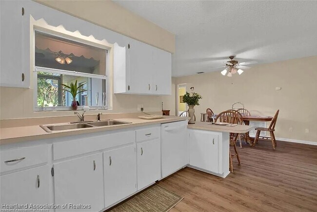 Building Photo - 2609 Orange Grove Dr