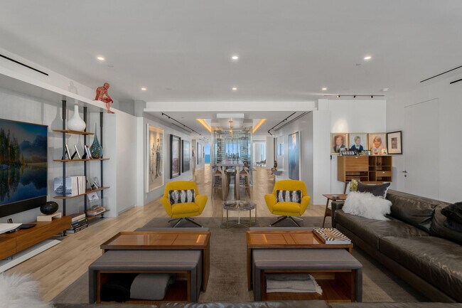 Building Photo - 9001 Collins Ave