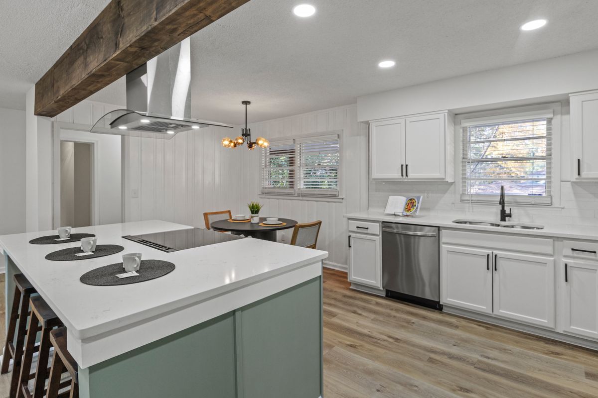 Building Photo - 2378 Green Forrest Dr