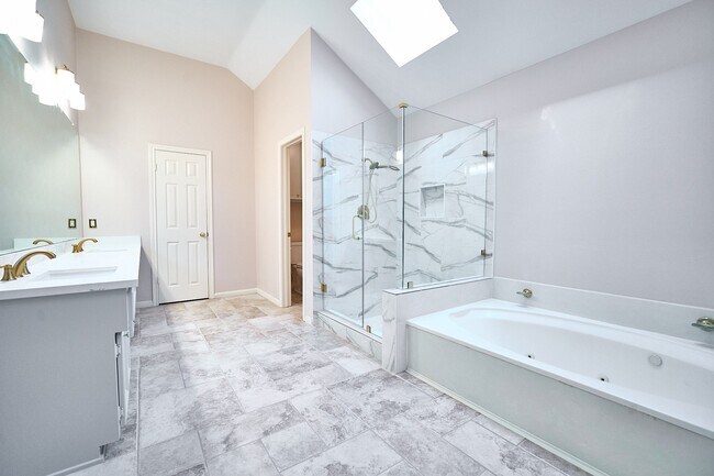Building Photo - 5022 Moss Run Dr