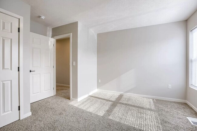 Building Photo - 20855 R Ct