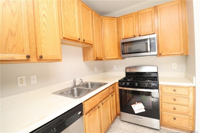 Building Photo - 5110 Neuse Commons Ln