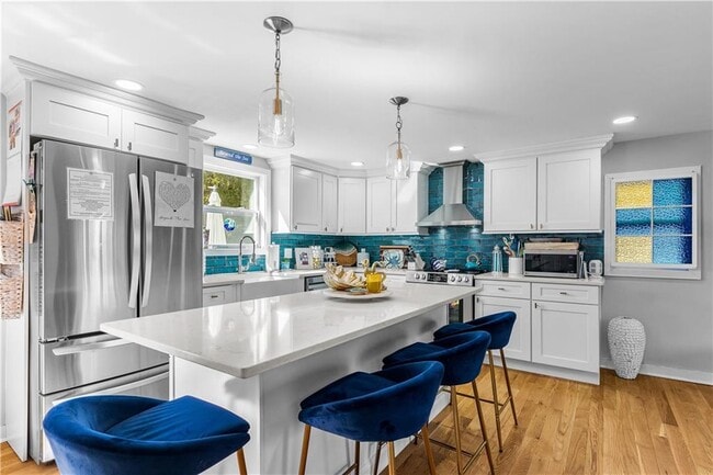 Building Photo - 391 Valley Rd