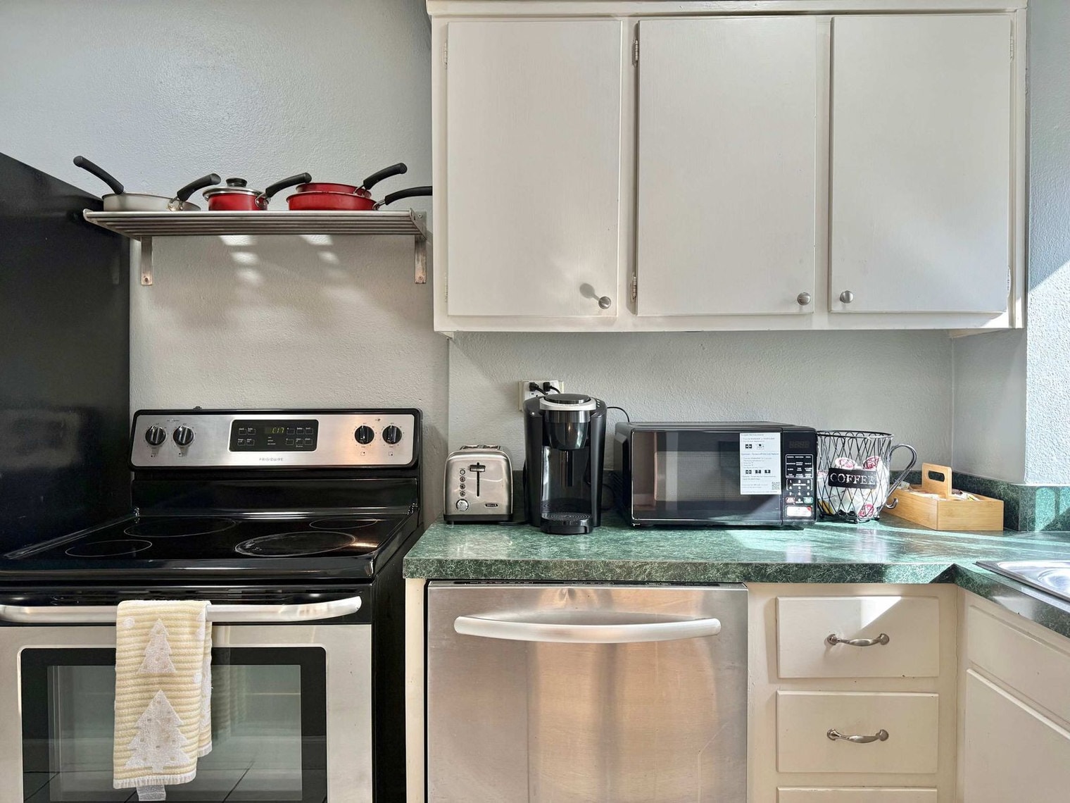 Building Photo - 300 Peachtree St